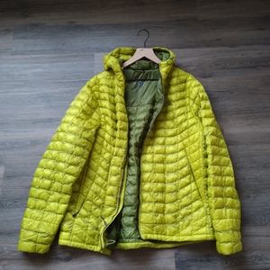 north face windbreaker